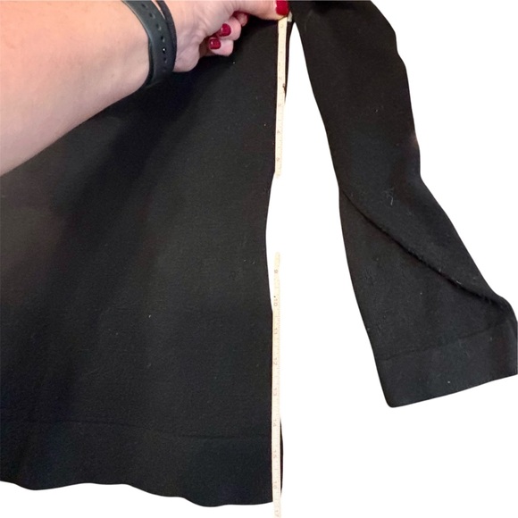 Black Womens V-Neck Sweater with Rosettes 1X EUC - Picture 11 of 16